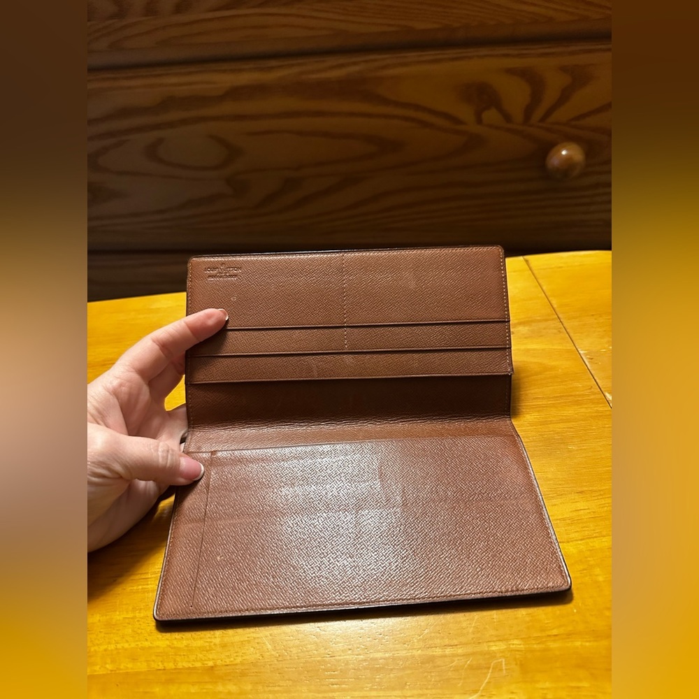 Louis Vuitton Brown Monogram Long Foldover Wallet in Like New Condition - Picture 8 of 10